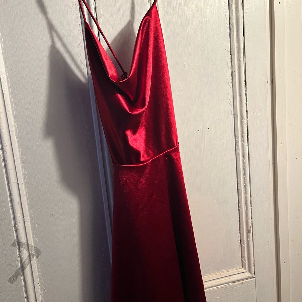Chic Crossback Red Dress